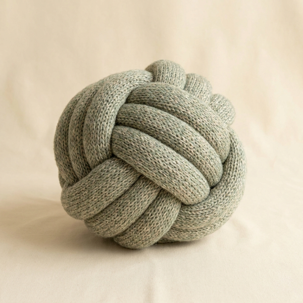 Weighted Knot Pillow